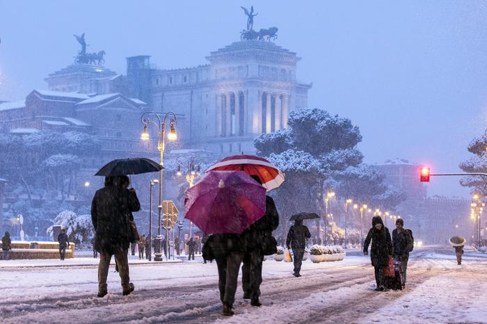 Рим накрыли аномальные холода и сильные снегопады