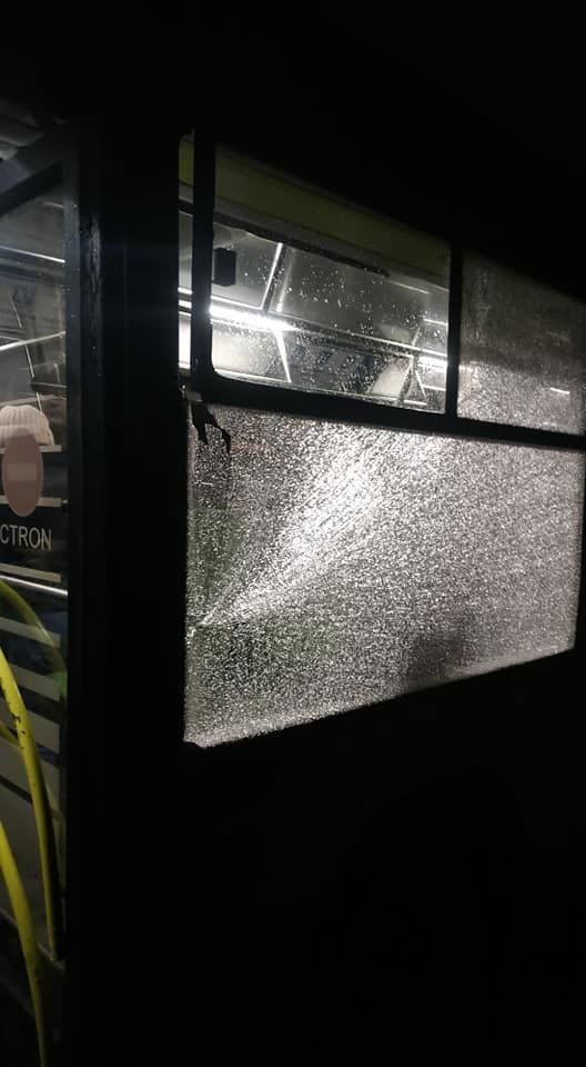 У Львові обстріляли пасажирський автобус: фото і відео інциденту