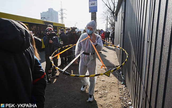 Карантин в Киеве: появились фото &quot;штурма&quot; автобусов