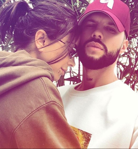 Ані Лорак вагітна від коханця? У мережі обговорюють кругленький животик співачки