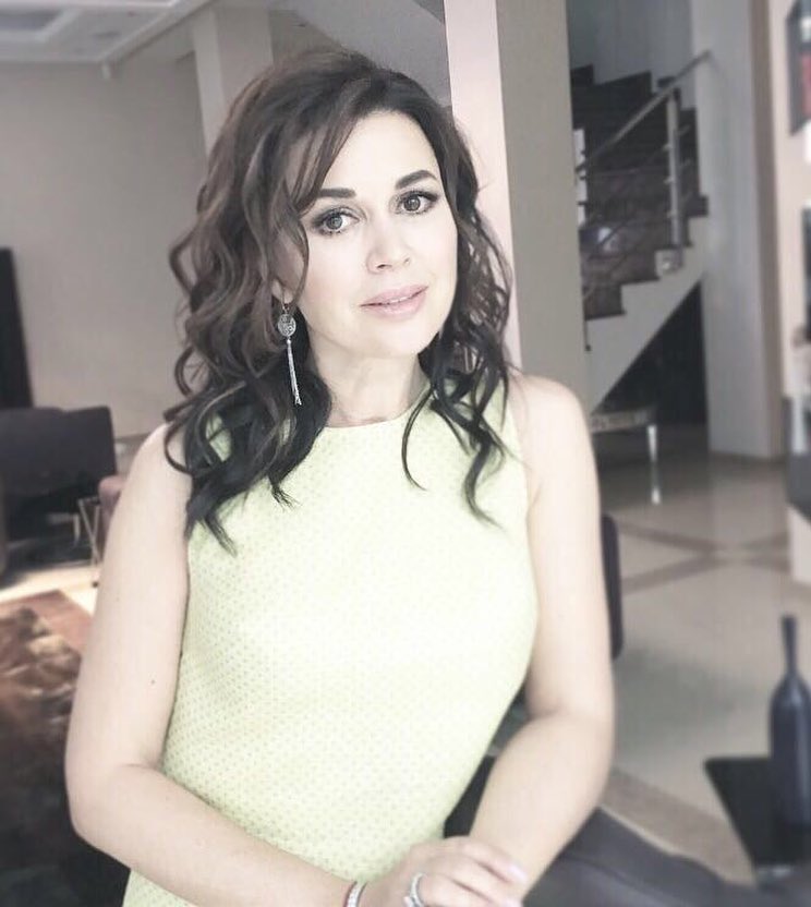 Экстрасенс развеяла мифы о проклятии &quot;Моей прекрасной няни&quot;: все подробности