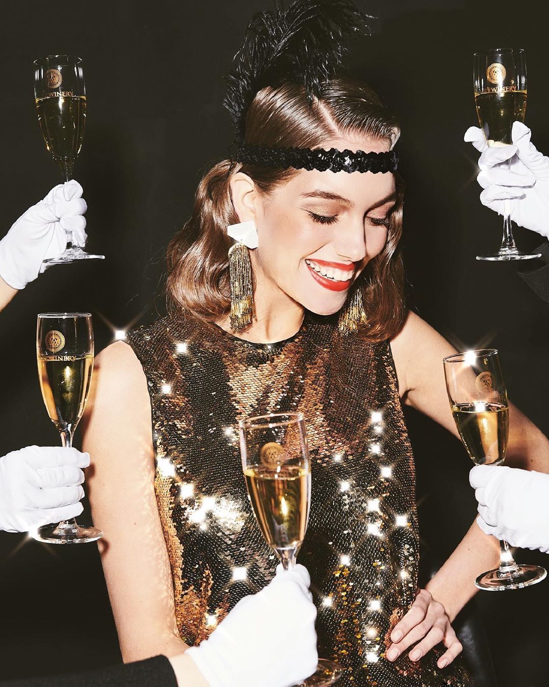 На вечірці Великого Гетсбі: золота дружина Дмитра Комарова підкорила новорічних ретро-образом