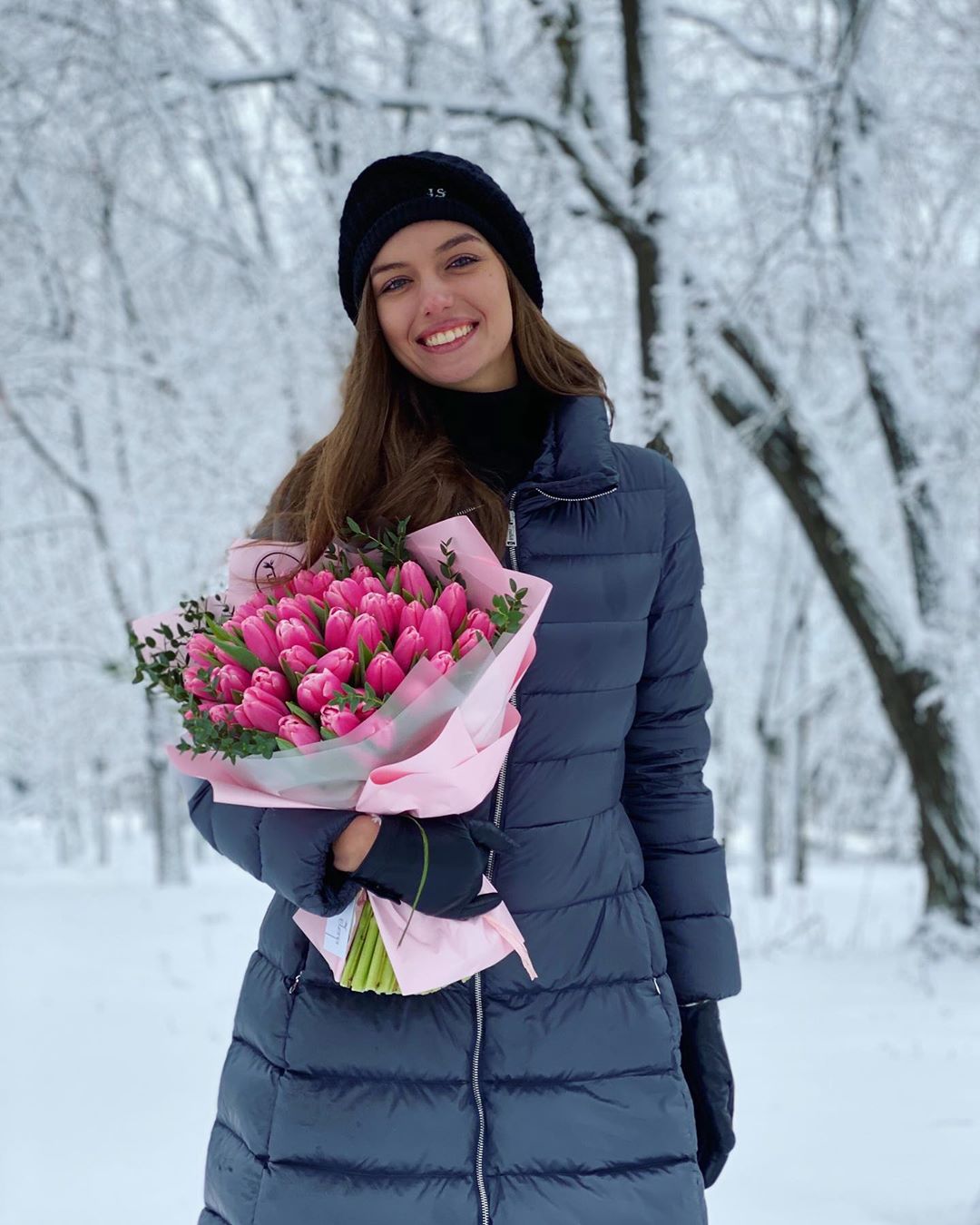 Місіс Зима-2020: молода дружина Дмитра Комарова зачарувала &quot;квітковим&quot; аутфітом