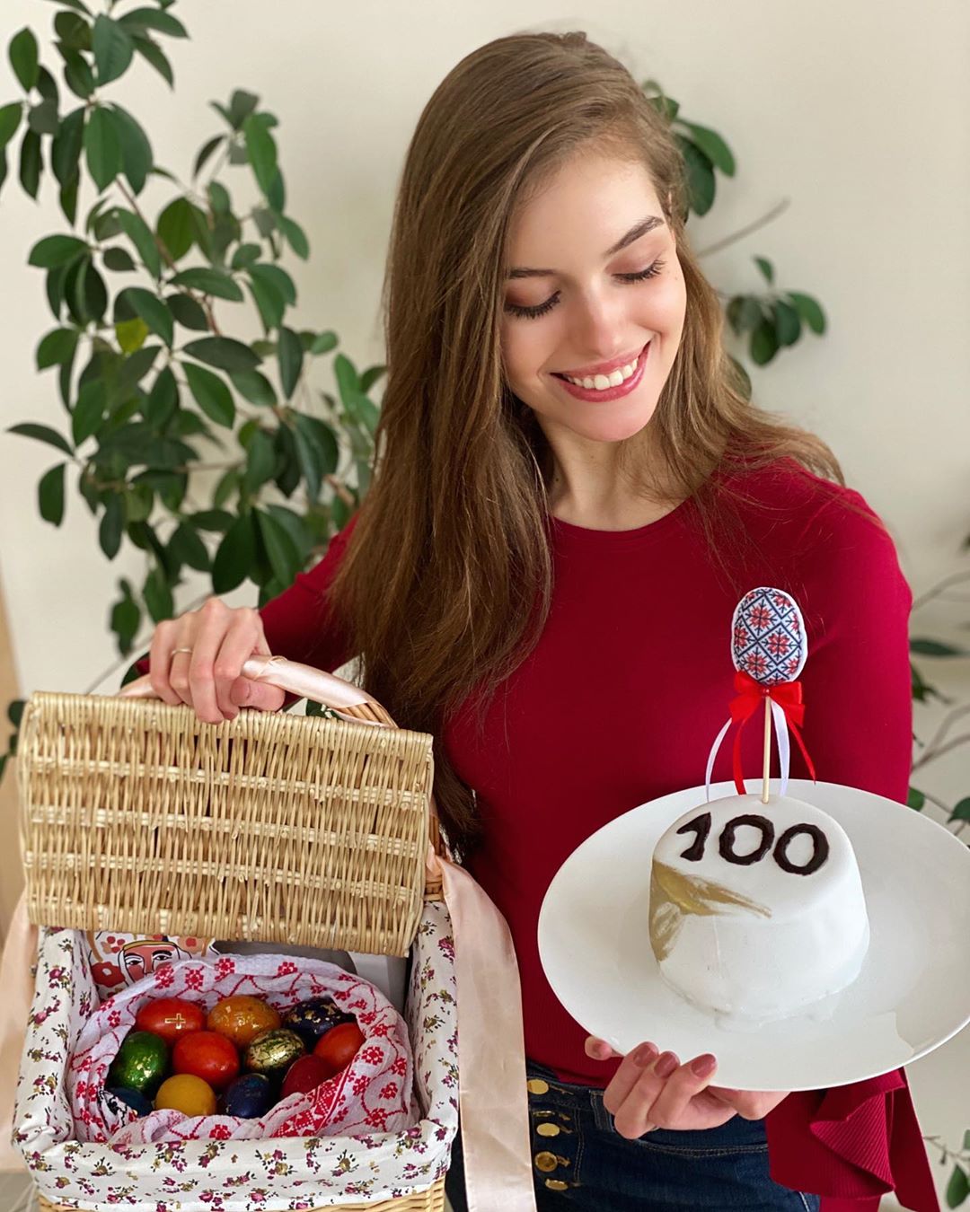 Перша в нашому сімейному житті: Дмитро Комаров похвалився паскою, що спекла його дружина