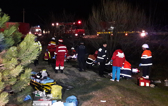 В Румынии микроавтобус упал в реку, 9 человек погибли