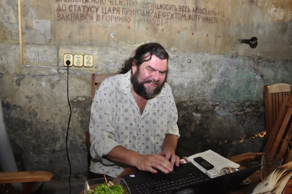 Человек-эпоха: умер известный украинский революционер (фото)