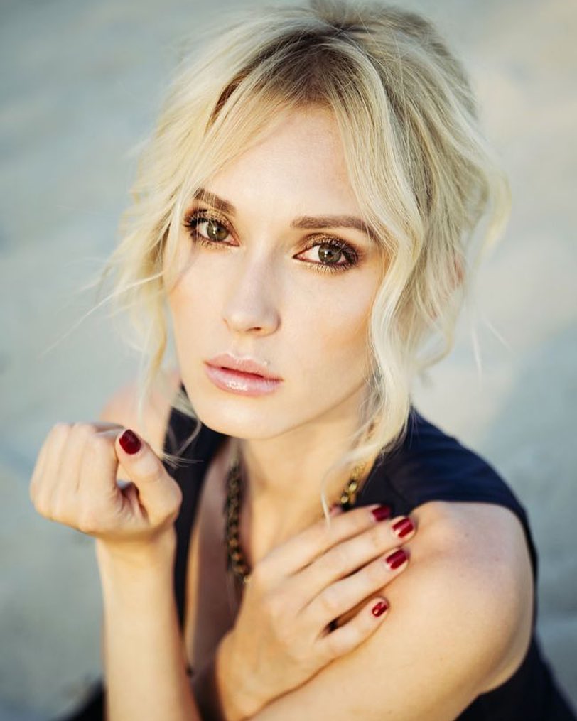 Доля пише сценарій по-своєму: переможниця Х-Фактора розповіла про горе в сім'ї