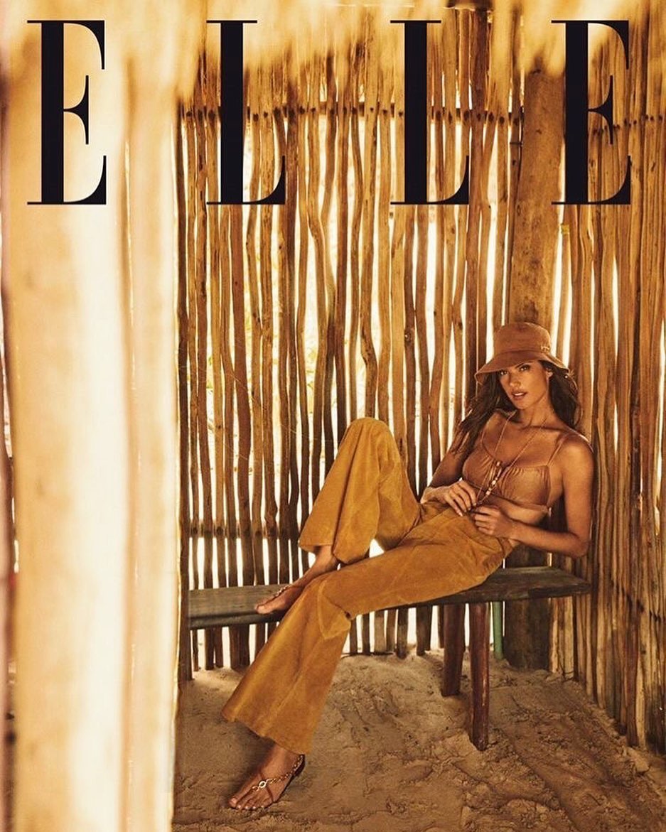 Пляжный ангел: Алессандра Амбросио демонстрирует совершенное тело в стильном летнем образе