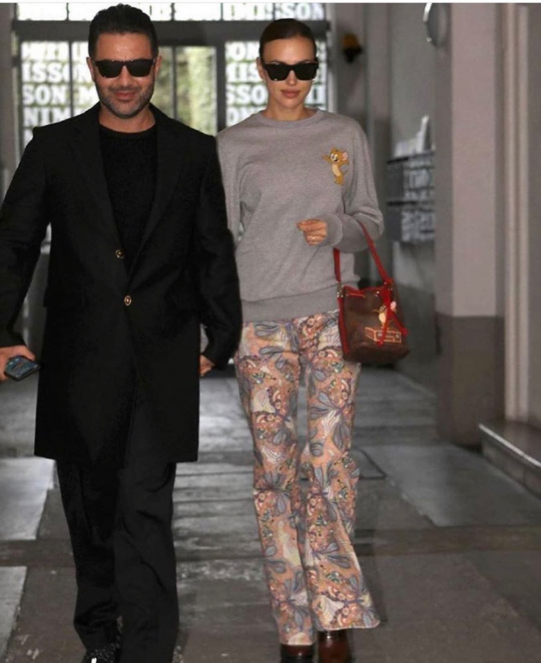 Больше, чем друзья? Ирина Шейк показала романтическое фото со своим агентом