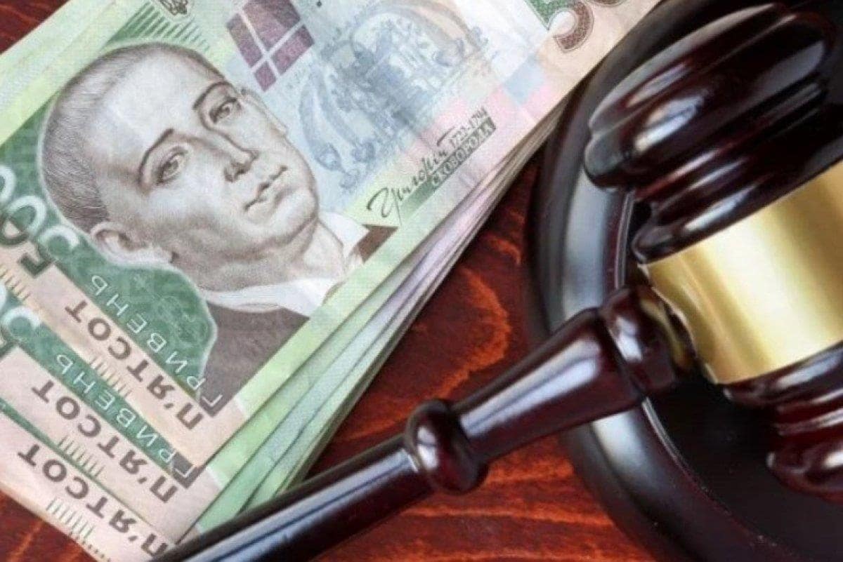 Юна українка попросила позбавити матір батьківських прав