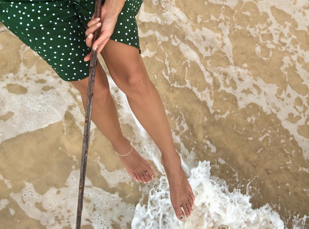 Самые красивые ножки: звезда &quot;Орла и Решки&quot; восхитила романтичным образом