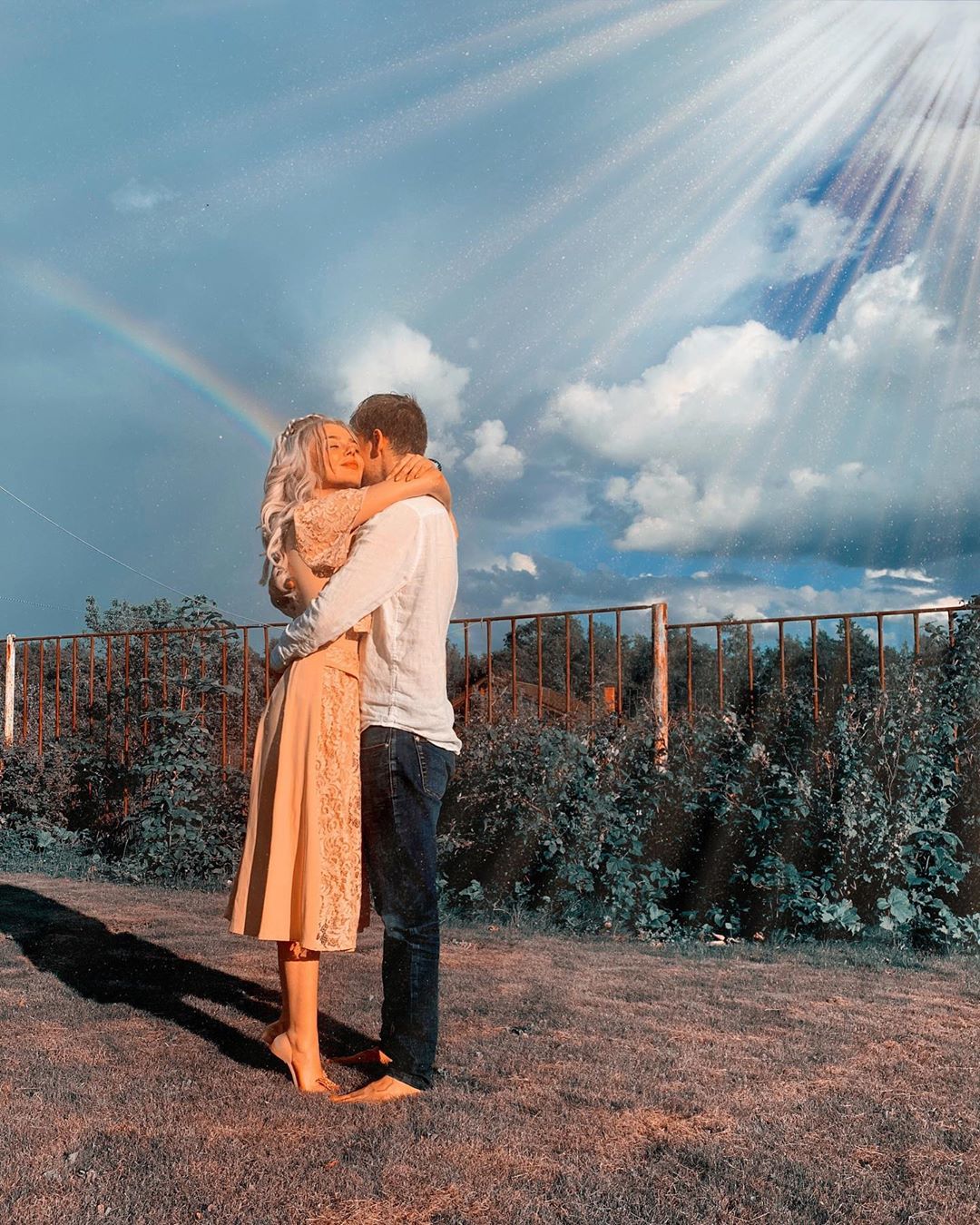 Красиві і щасливі: Аліна Гросу зачарувала романтичним фото з нареченим