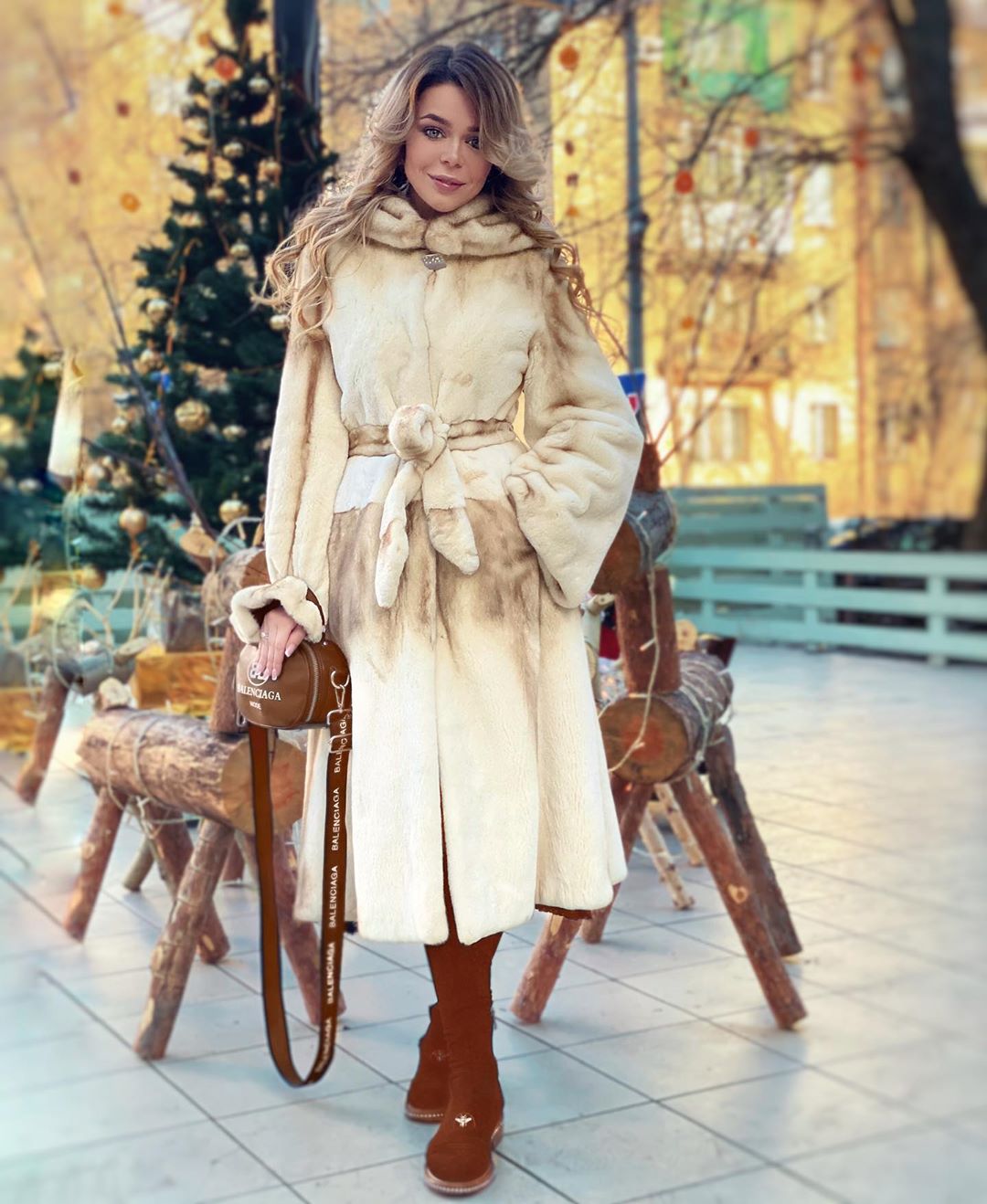 &quot;Как Снегурочка&quot;: Алина Гросу в модной шубке рассказала о подготовке к Новому году