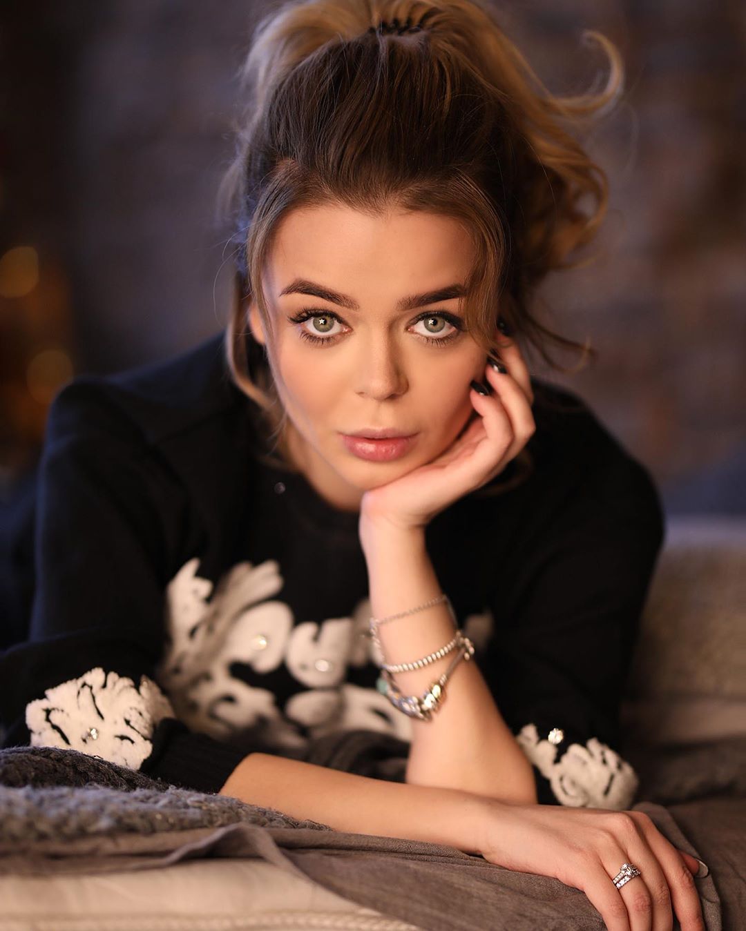 Дівчинка з 90-х: Каменських, Дорофєєва та Полякова показують найтрендовішу зачіску літа 2020