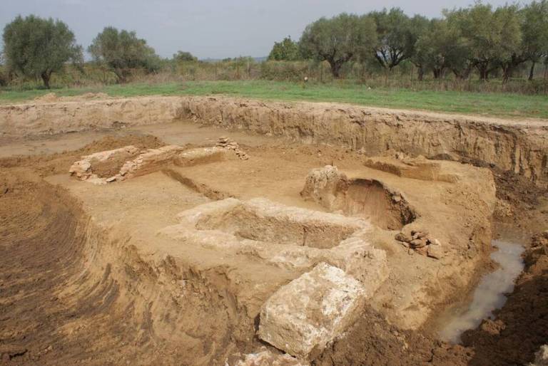 У Греції розкопали стародавні гробниці, яким більше 2000 років