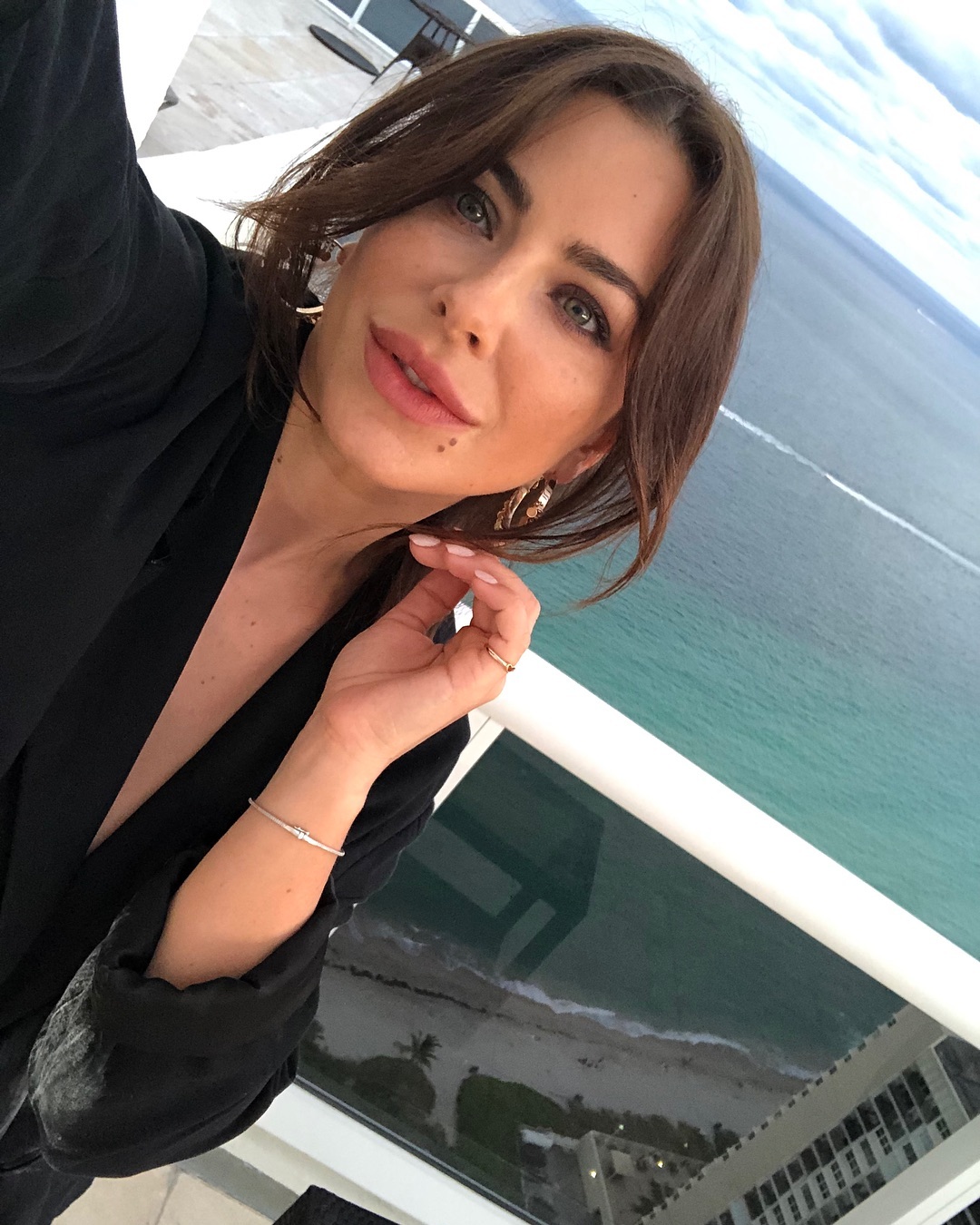 Гайтана, Винник, Мейхер: звезды трогательно поздравили украинцев с Рождеством