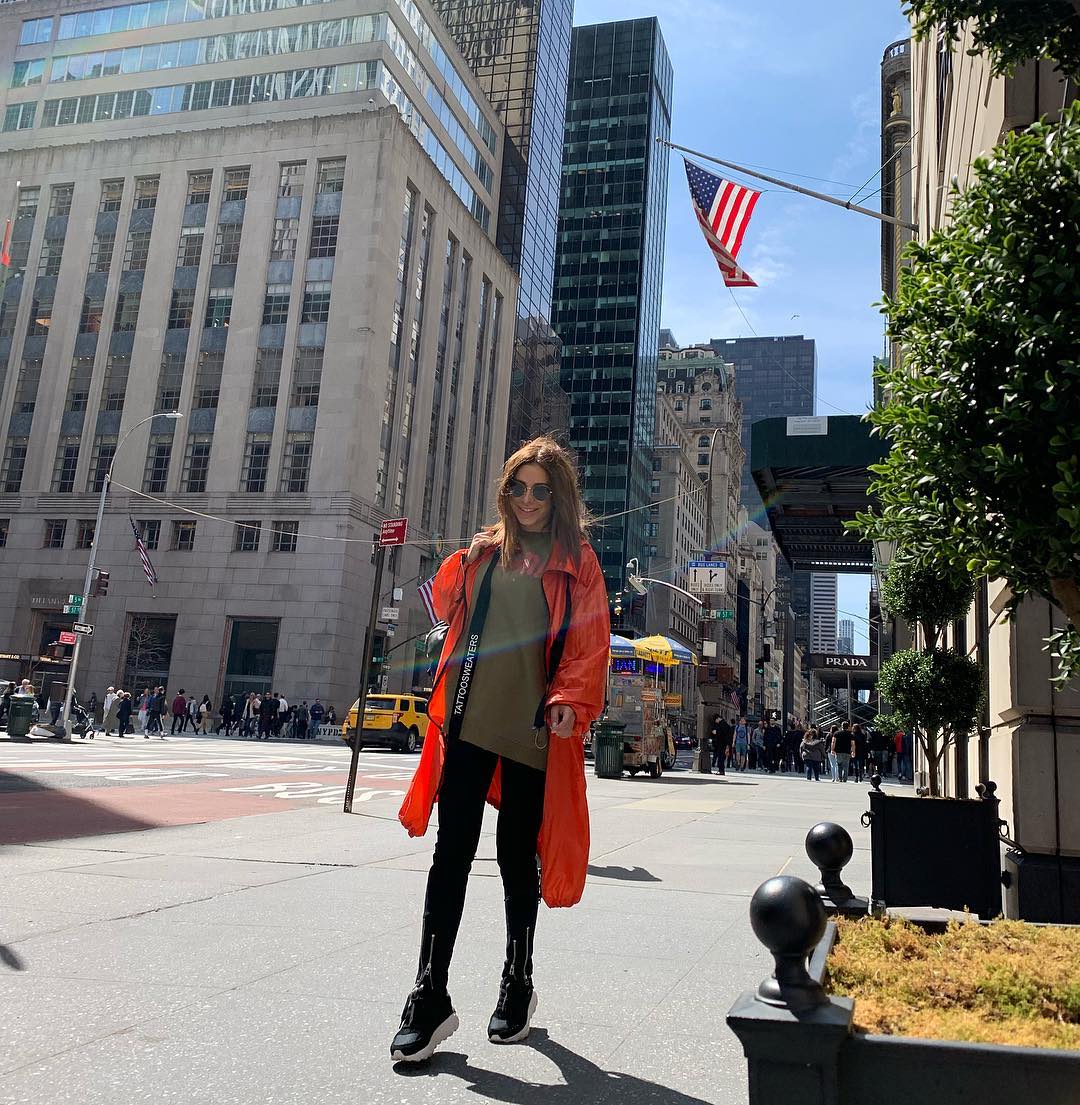 &quot;Беременную&quot; Ани Лорак спутали с Майклом Джексоном