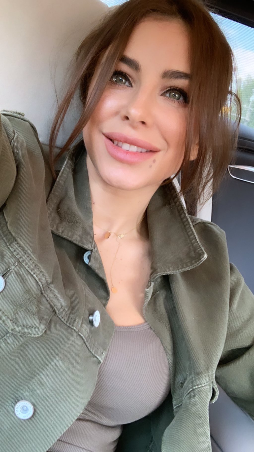 Настоящая украинская красавица: Ани Лорак очаровала новым фото