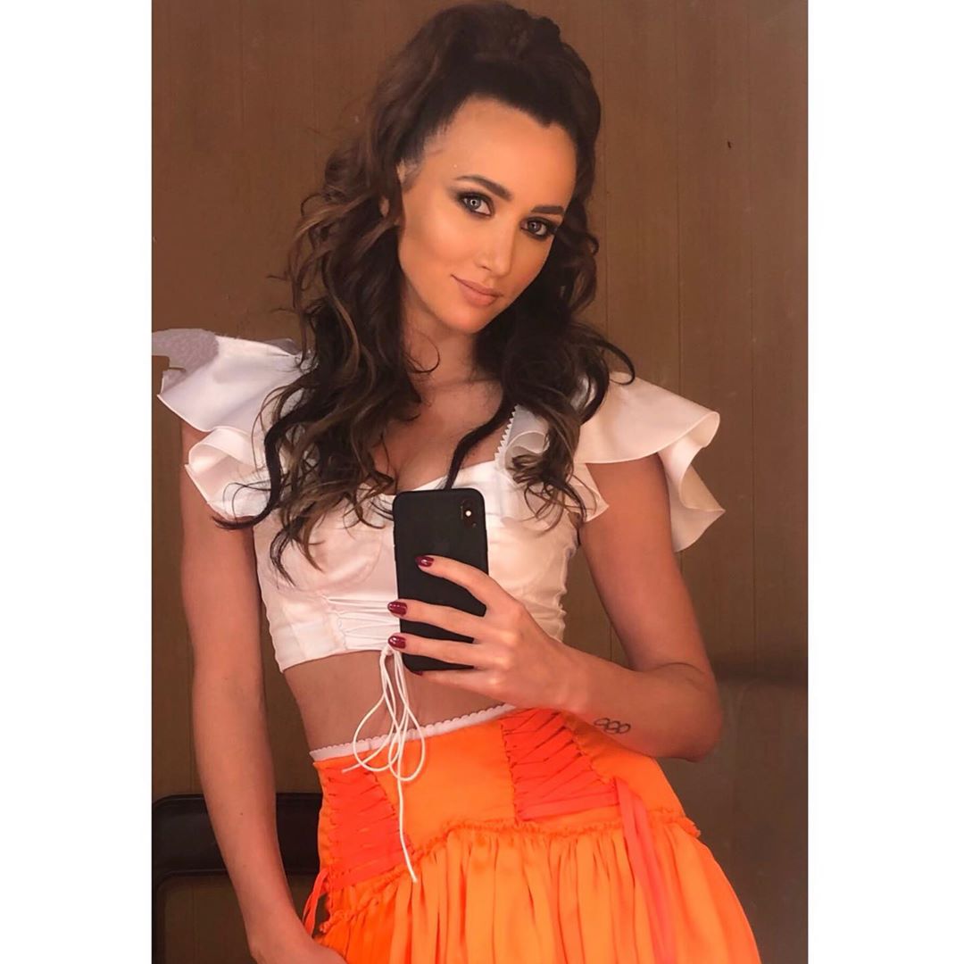 Дівчинка з 90-х: Каменських, Дорофєєва та Полякова показують найтрендовішу зачіску літа 2020