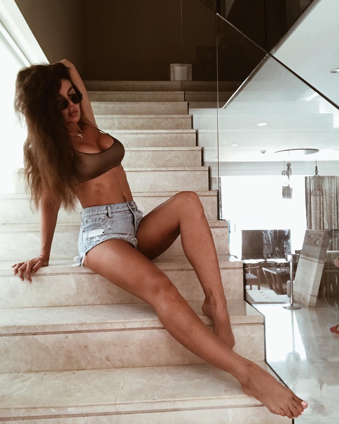 Приехала к дочери: Седокова поделилась откровенным фото из Калифорнии