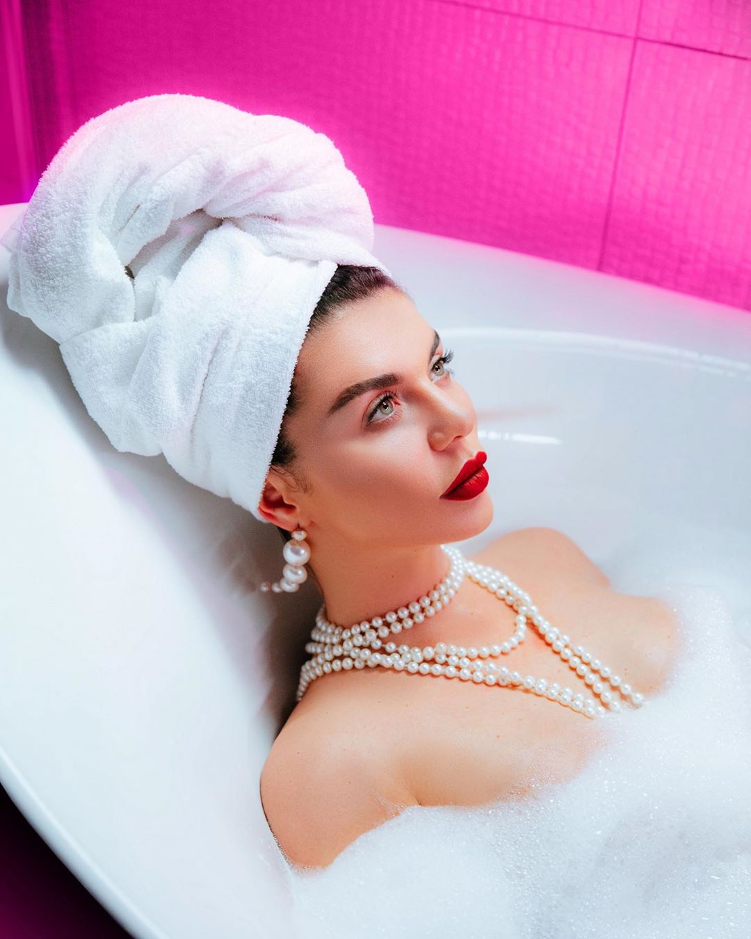 Уход за лицом в летний период: секреты известной певицы