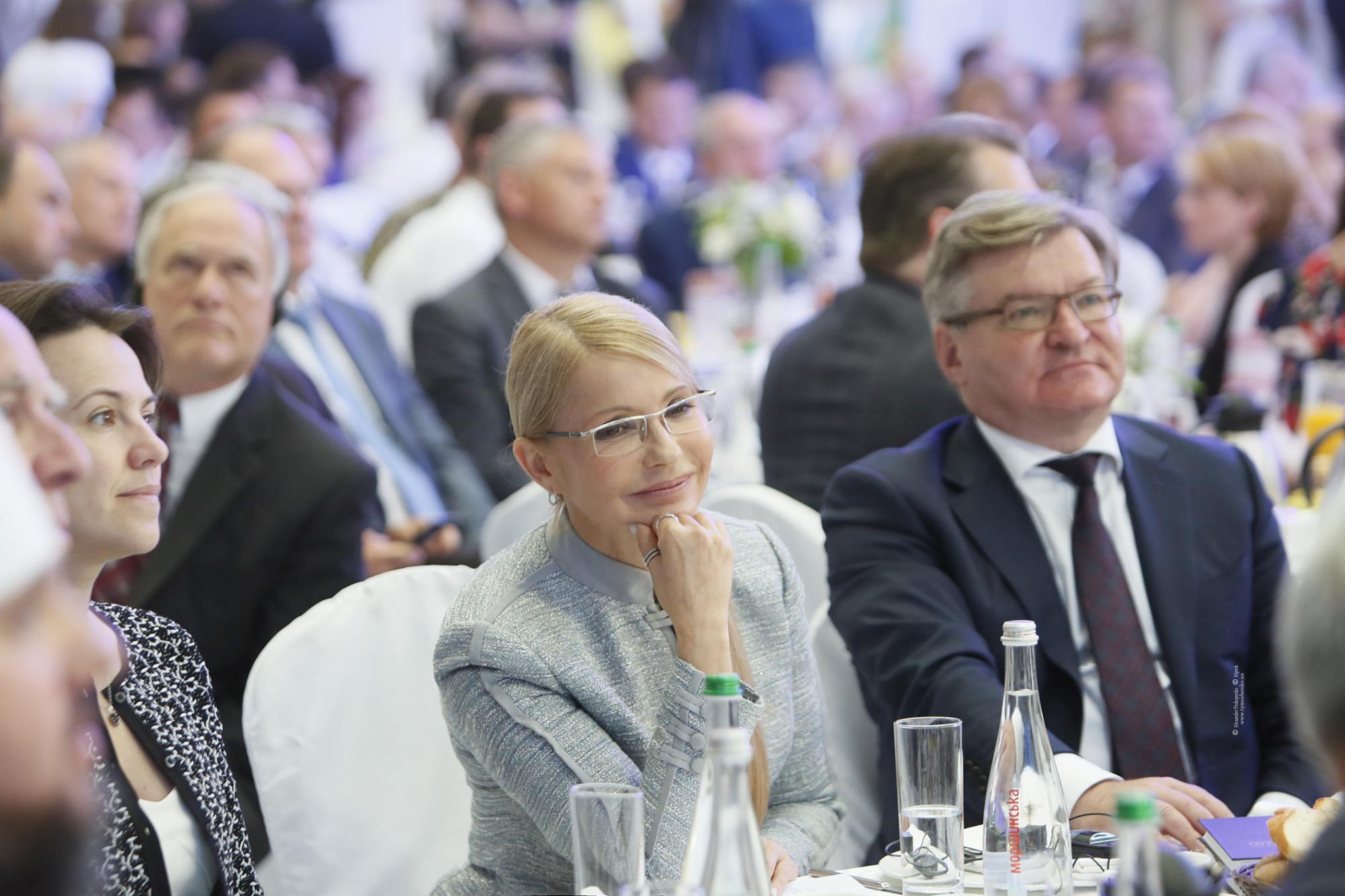 Тимошенко: політики мають бути відповідальними під час ухвалення рішень