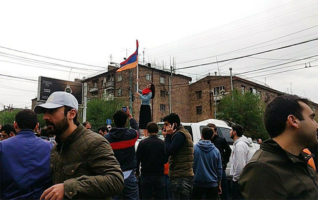 В Ереване во время протестов полиция задержала 183 человека