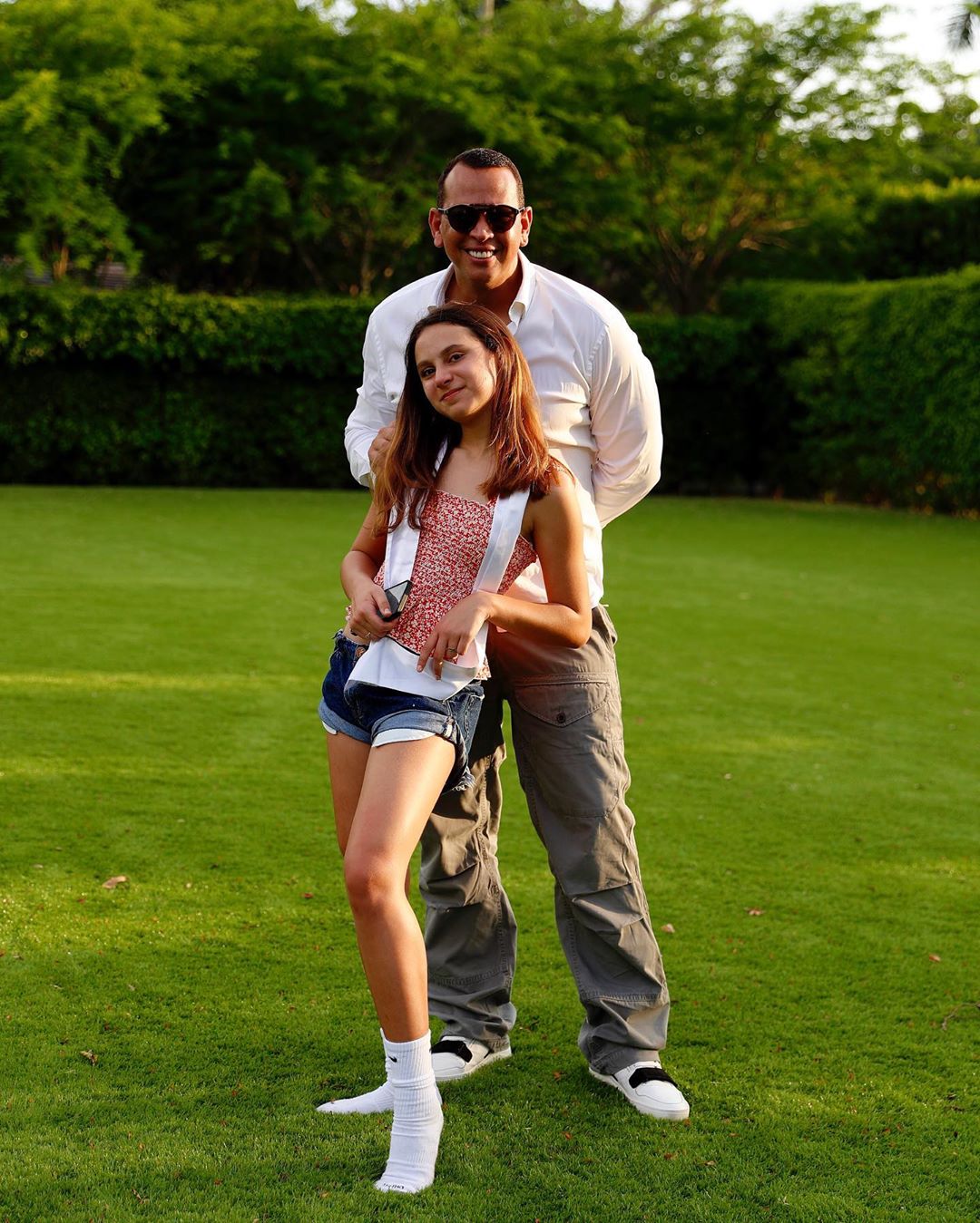 Идеальная семья: Дженнифер Лопес трогательно поздравила дочь Алекса Родригеса с днем рождения