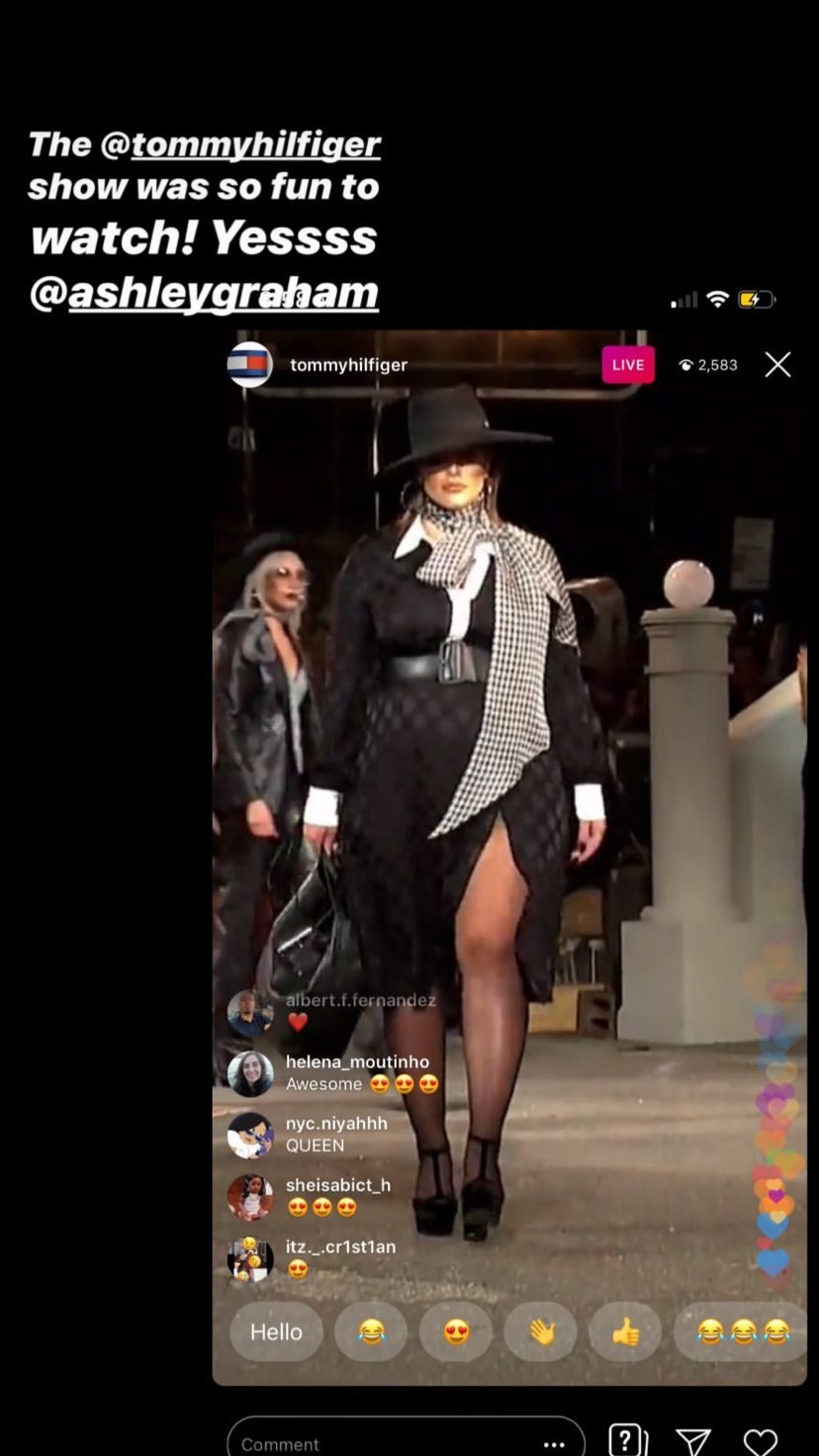 Вагітна Ешлі Грем засвітила розкішні форми в пікантному вбранні