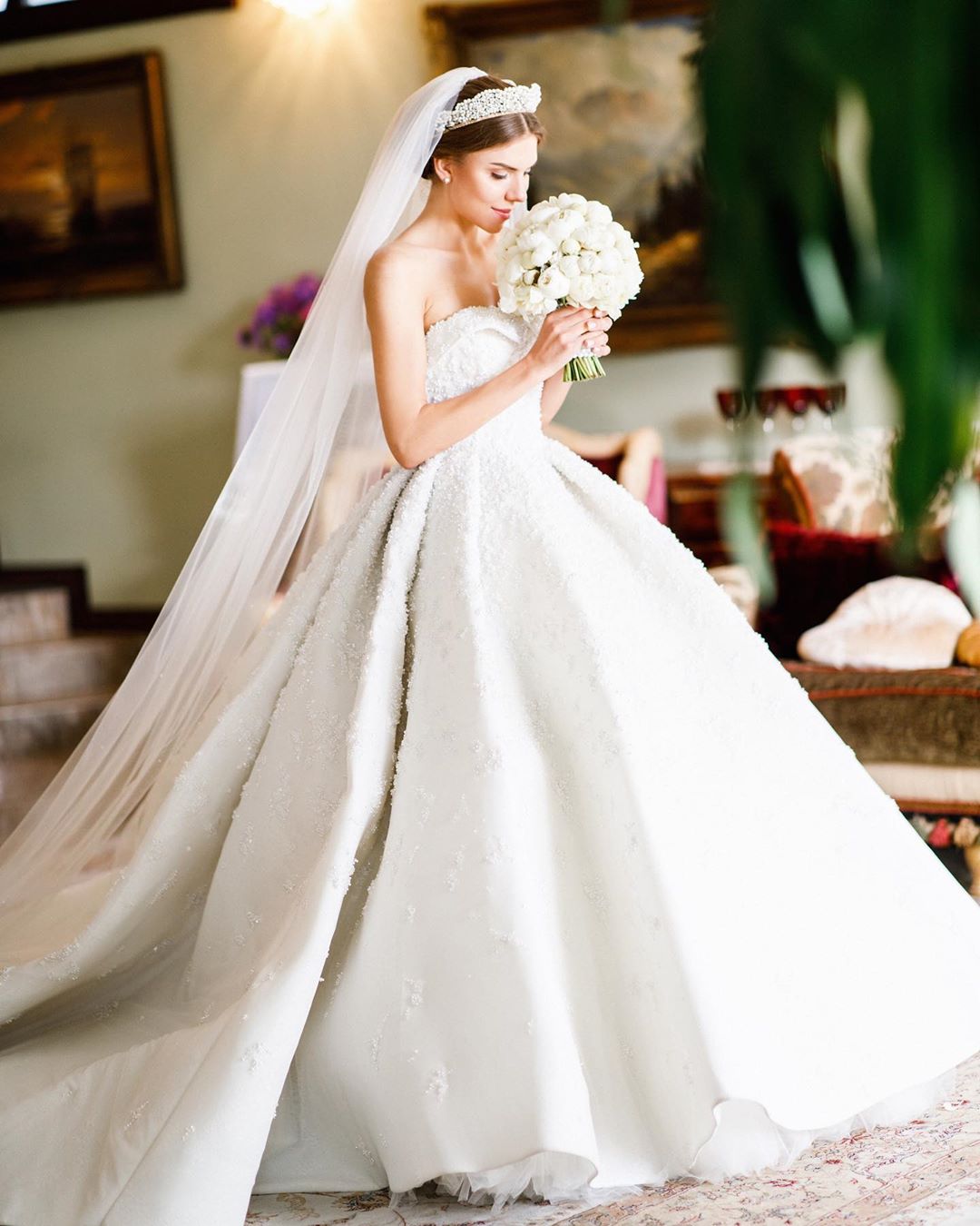 Як принцеса: Ассоль поділилася казковими фото зі свого пишного весілля