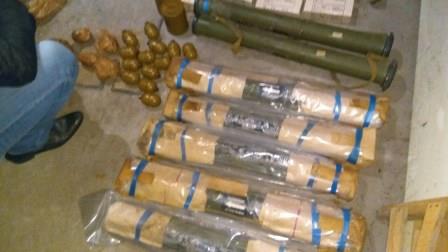 У Дніпрі затримали угруповання, яке торгувало нелегальною зброєю