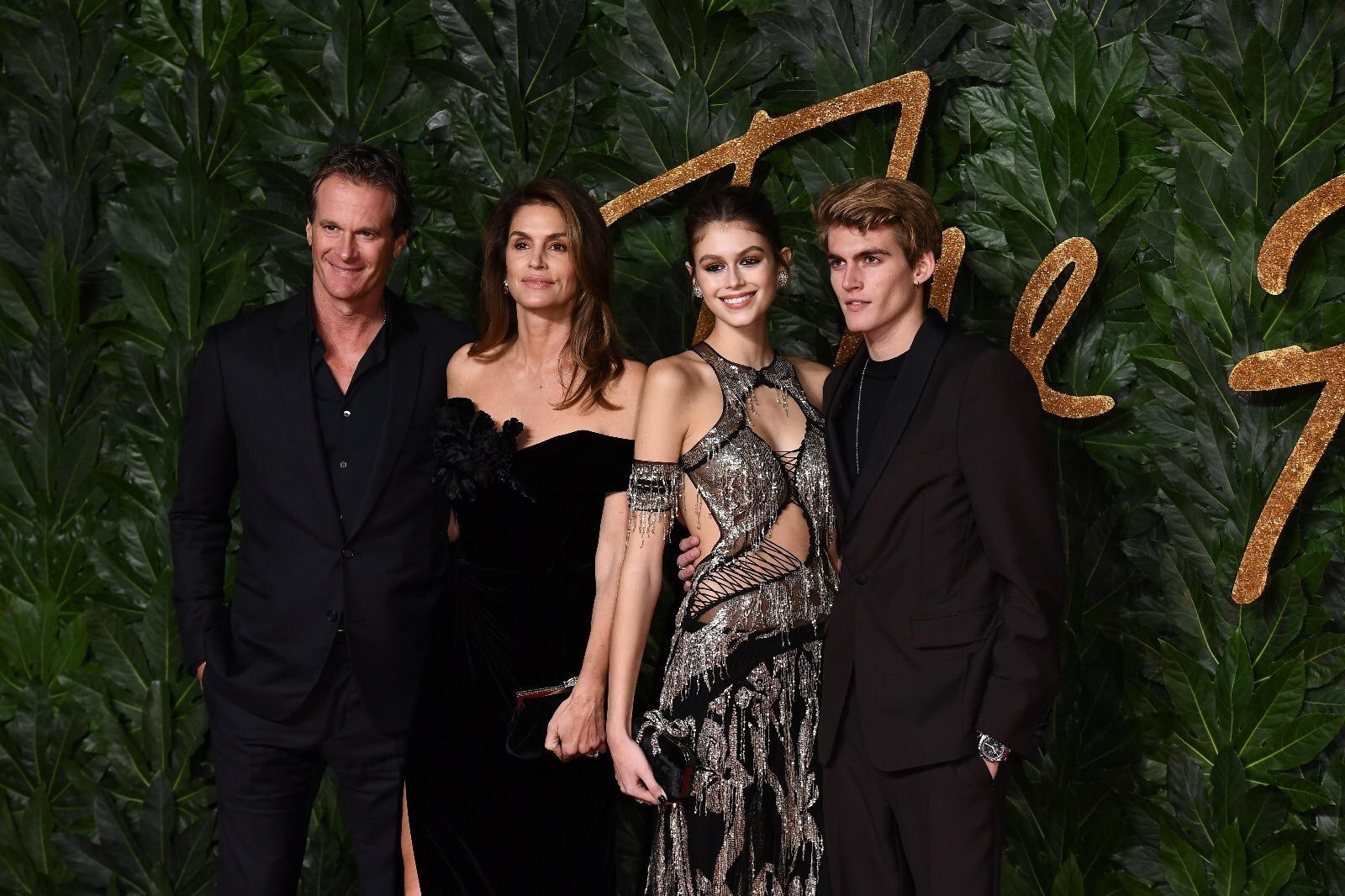 Юная дочь Синди Кроуфорд стала моделью года