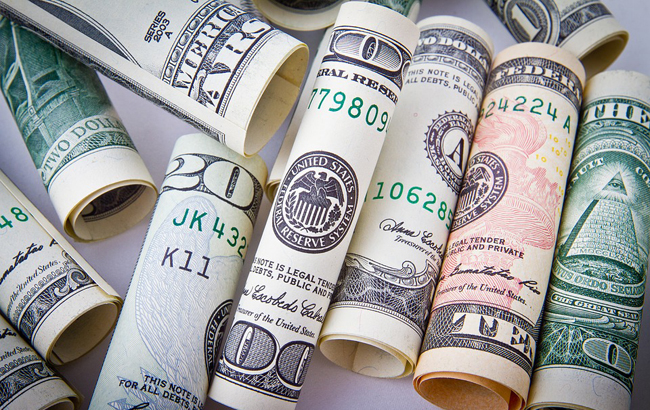 Будьте обережні: як розпізнати фальшиву доларову купюру
