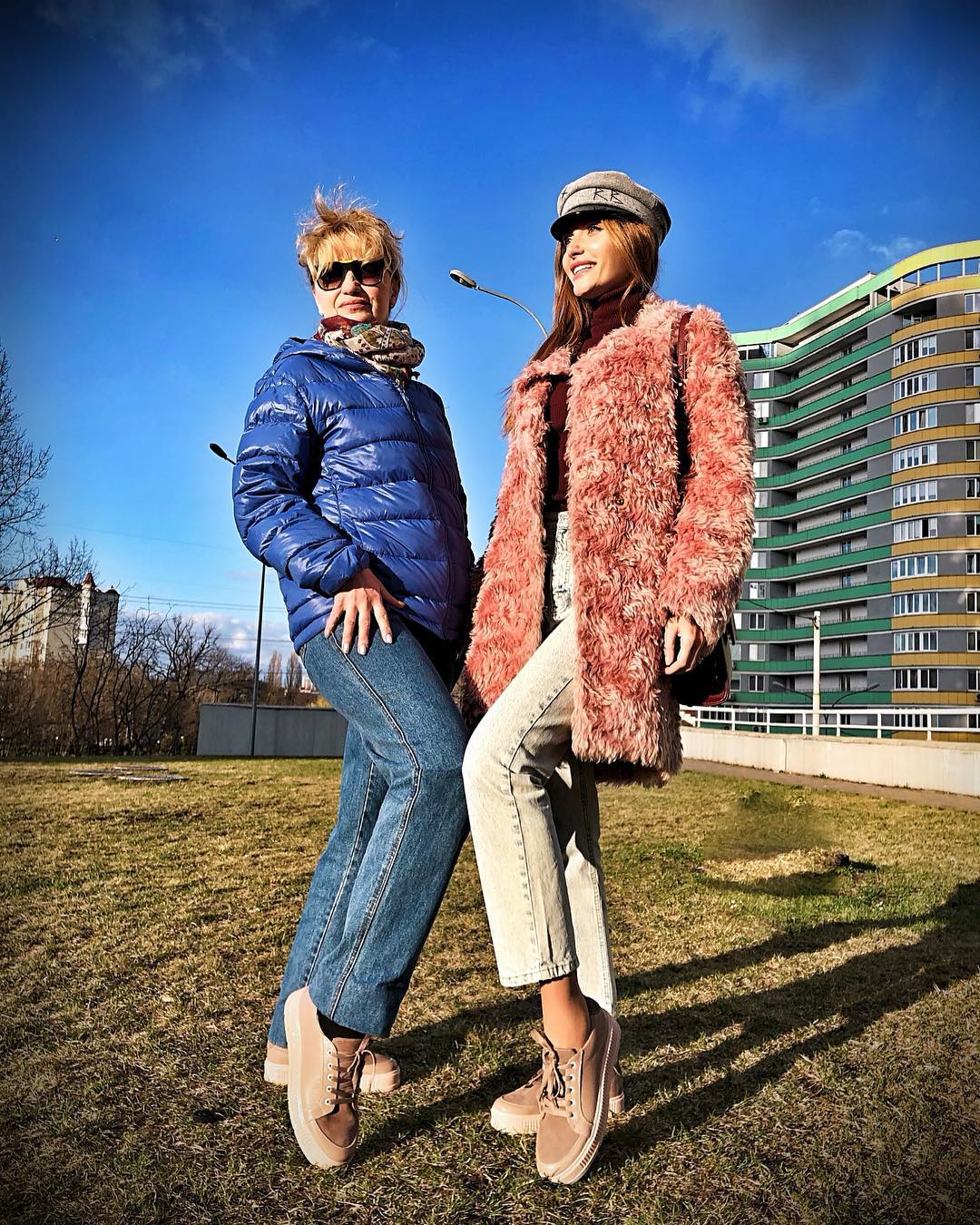 Супер-жінка: Слава з НеАнгелів показала свою молоду маму