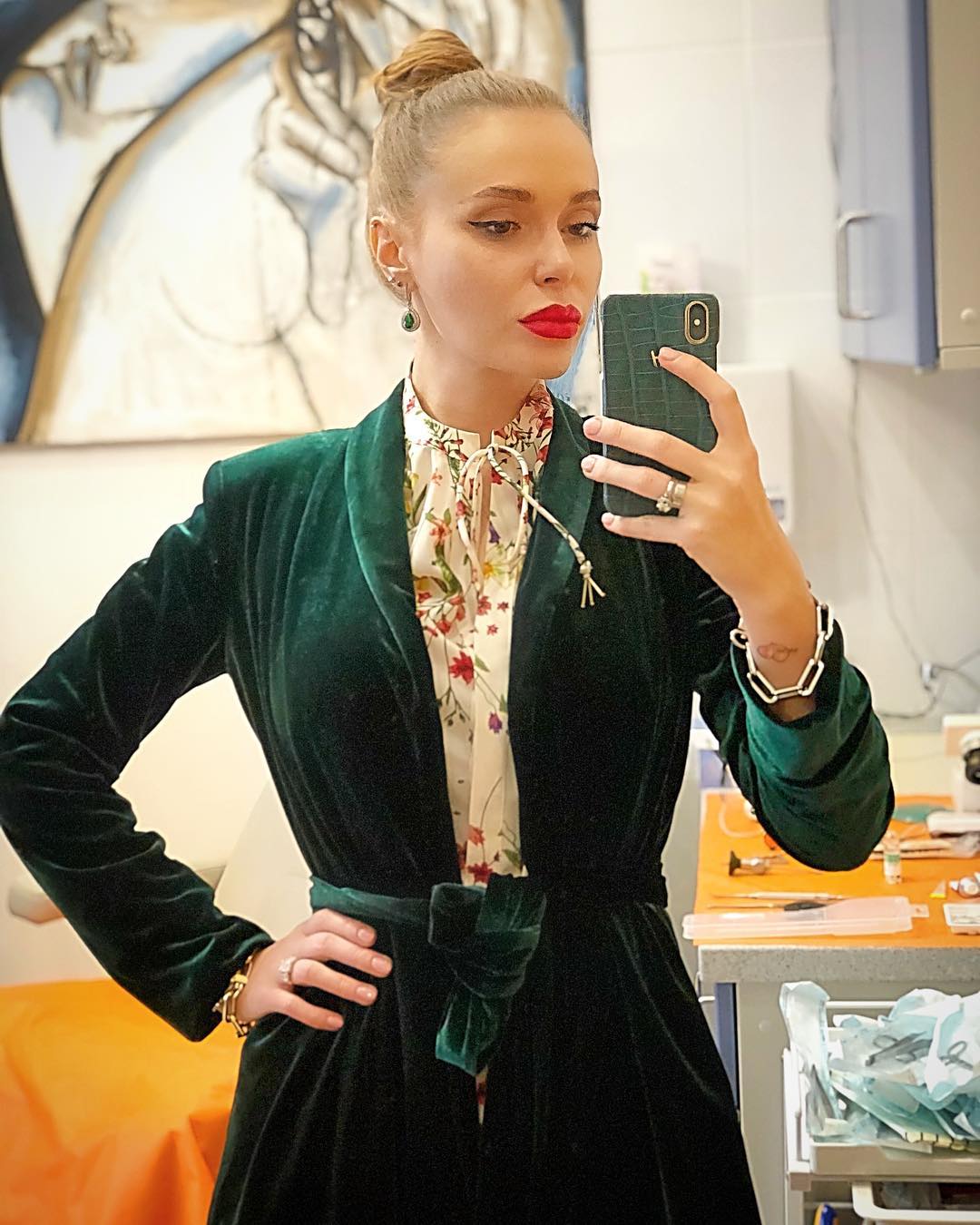 Стильная Слава Каминская