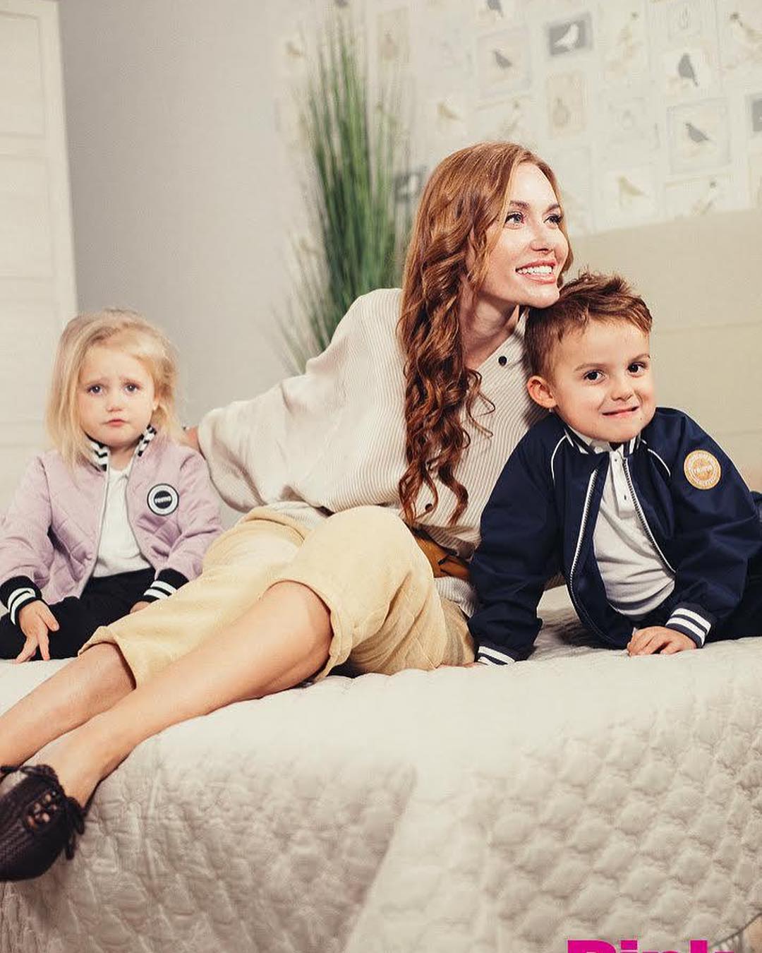 Слава Камінська з дітьми