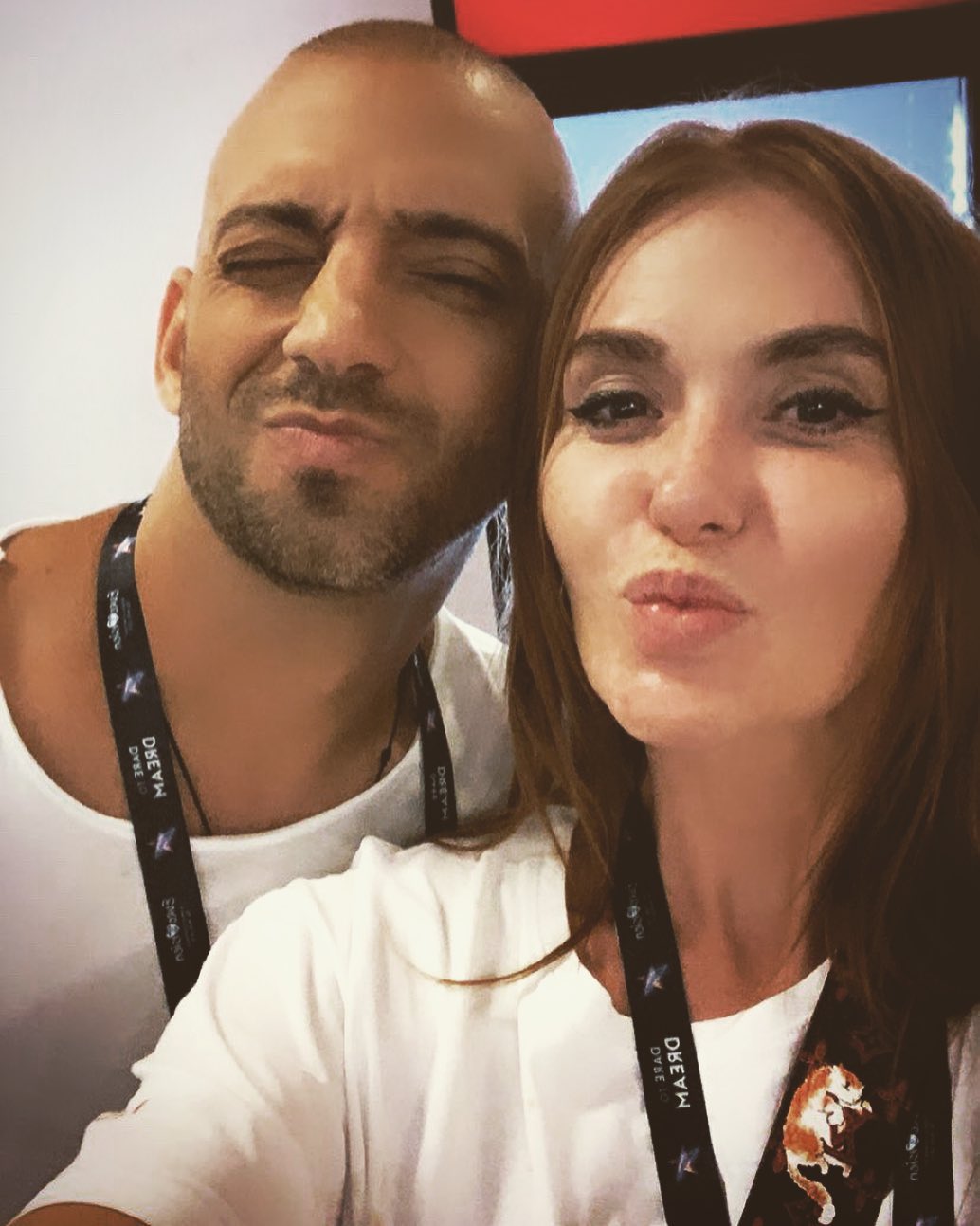 С Кончитой Вурст и мамой Сердючки: Слава из НеАнгелов показала, как веселилась в Тель-Авиве