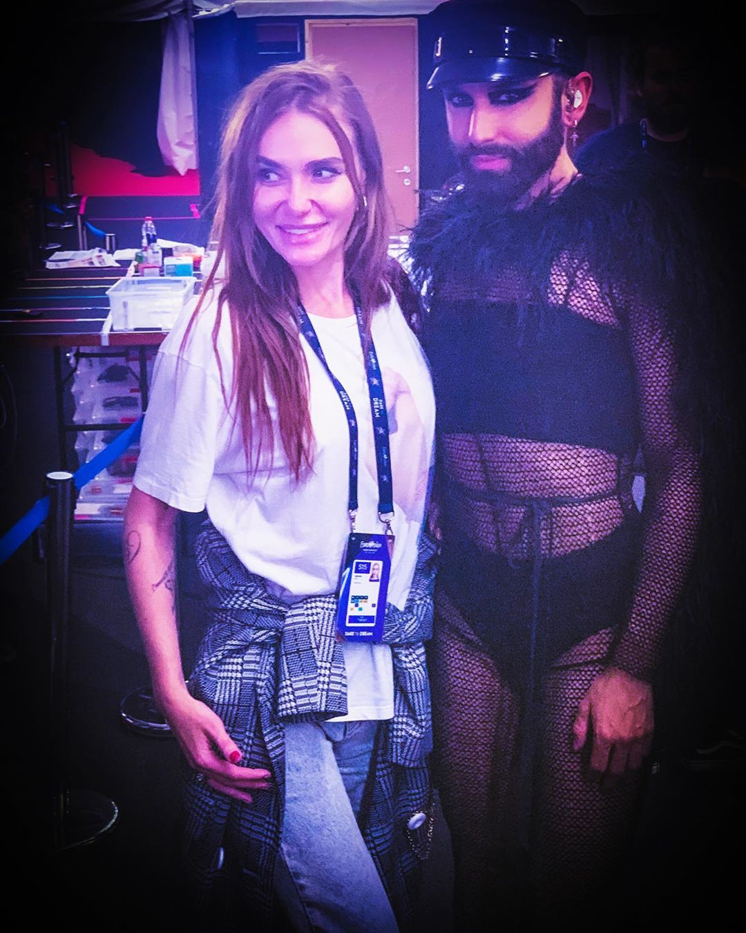 С Кончитой Вурст и мамой Сердючки: Слава из НеАнгелов показала, как веселилась в Тель-Авиве