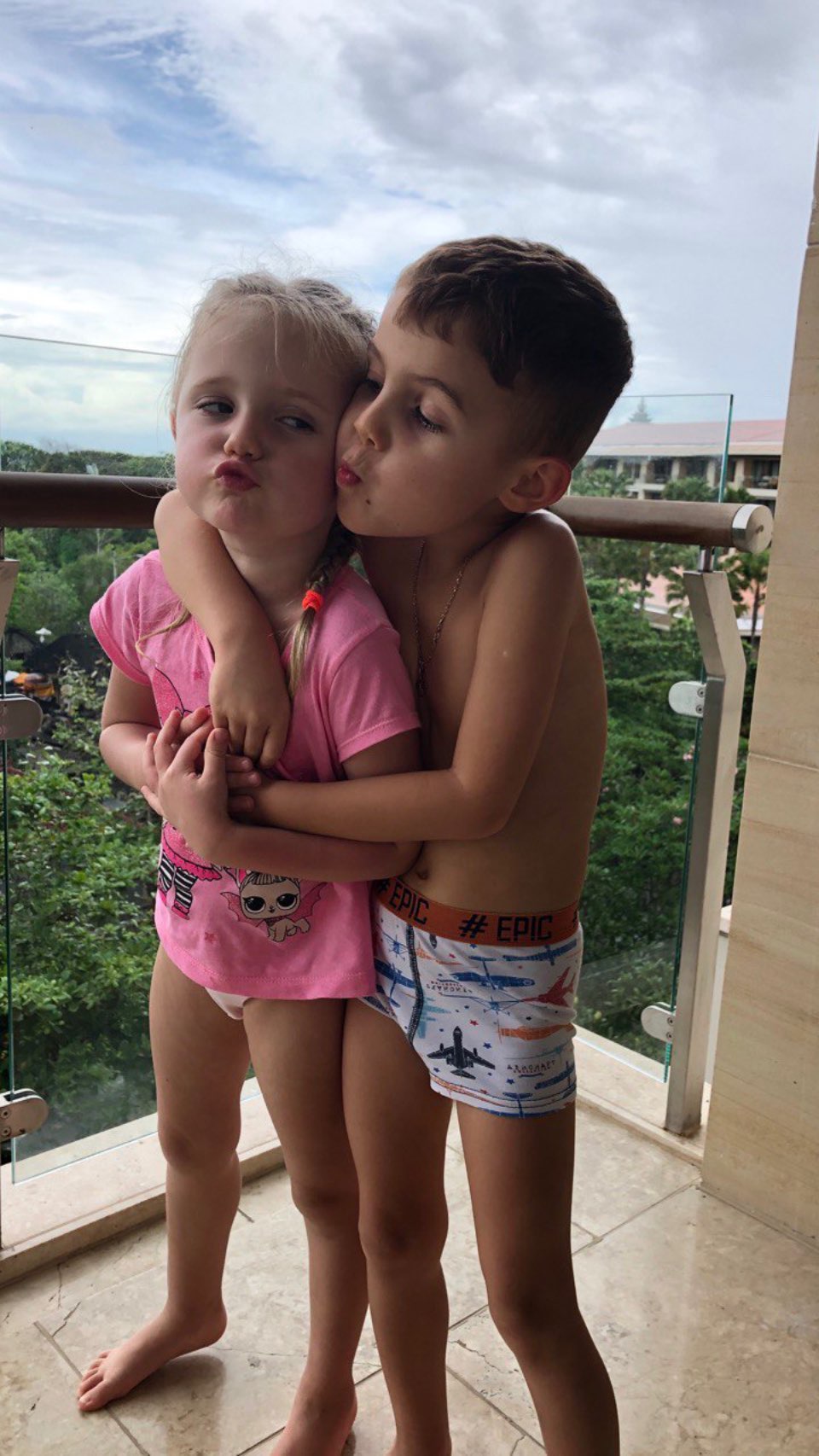 Сказочное Бали: Слава из НеАнгелов очаровала яркими фото с отдыха с детьми