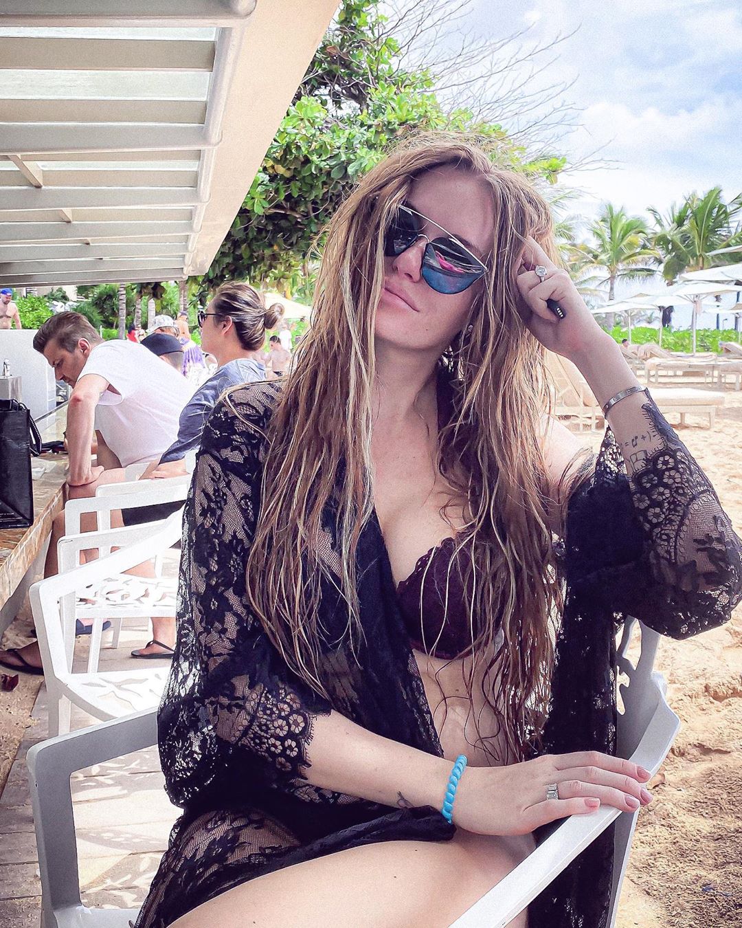 Сказочное Бали: Слава из НеАнгелов очаровала яркими фото с отдыха с детьми