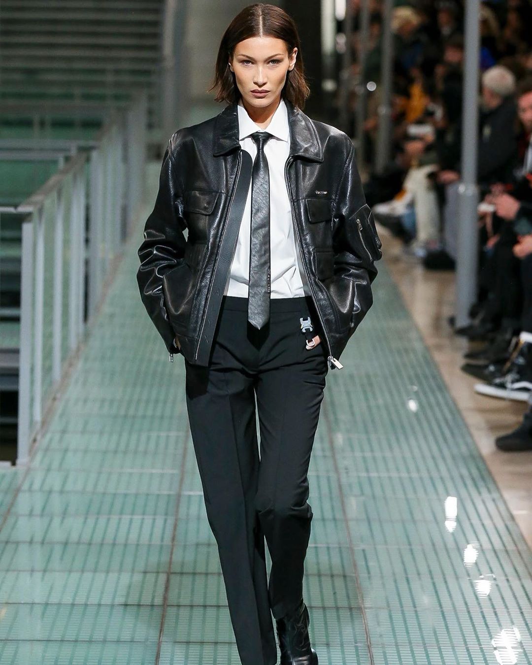 У чому сила, сестра? Зірки демонструють, як стильно поєднувати речі &quot;з чоловічого плеча&quot;