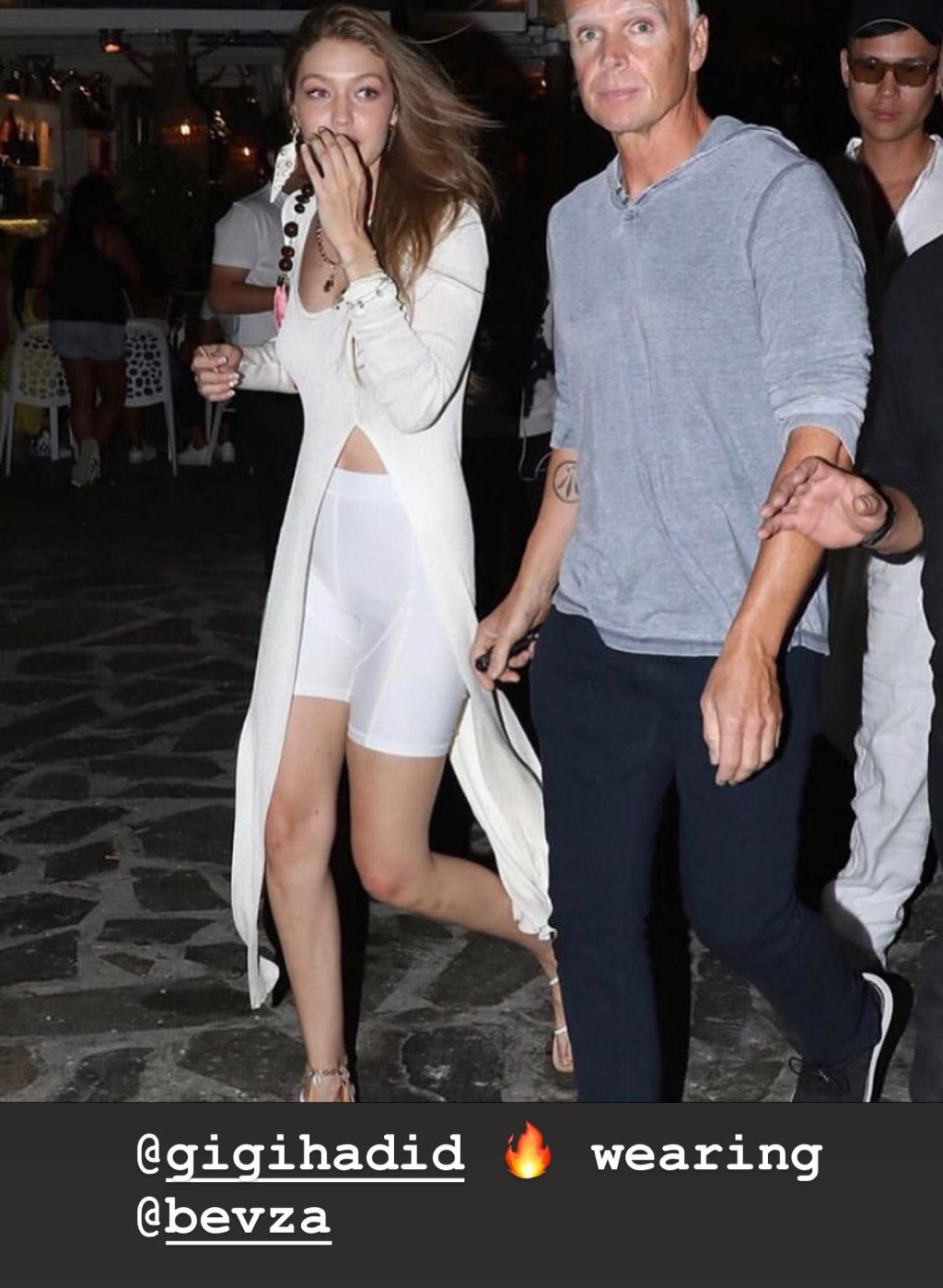 Джиджи Хадид подчеркнула спортивную фигуру нарядом от украинского бренда