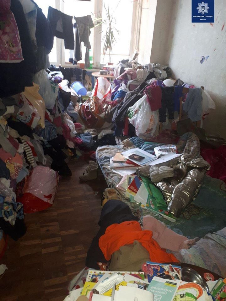 В Киеве на улице нашли 6-летнюю девочку: ее история потрясла &quot;копов&quot;