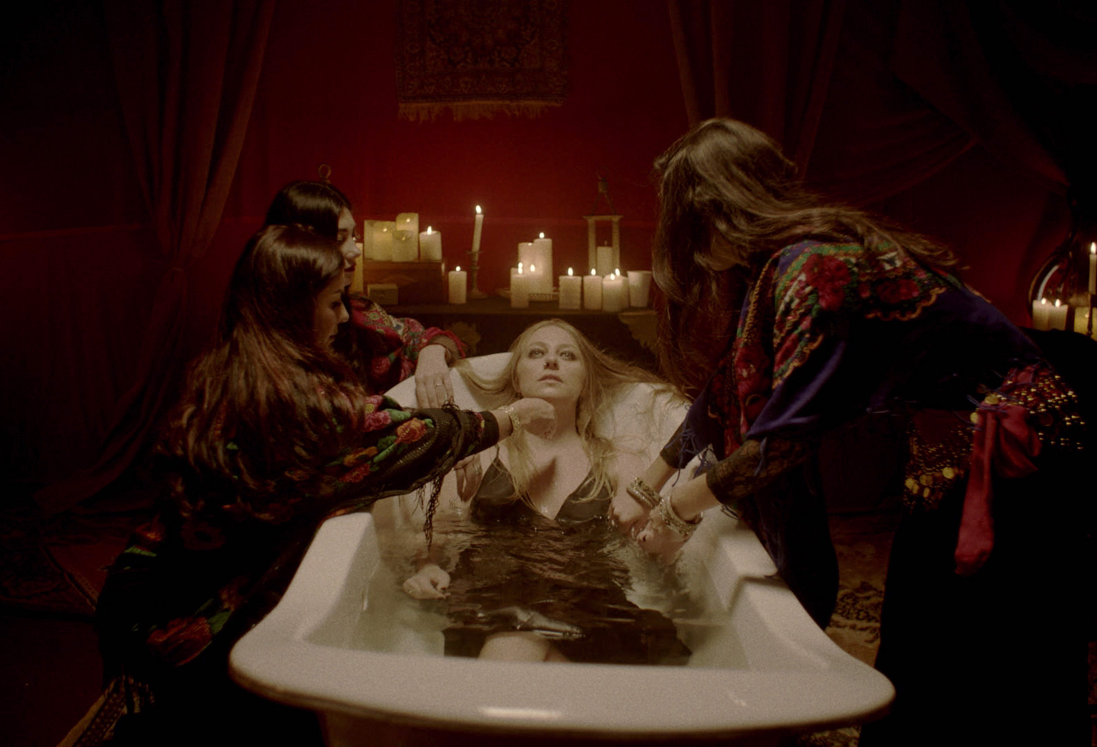 Дивні ритуали: учасники Нацвідбору на Євробачення представили загадковий кліп