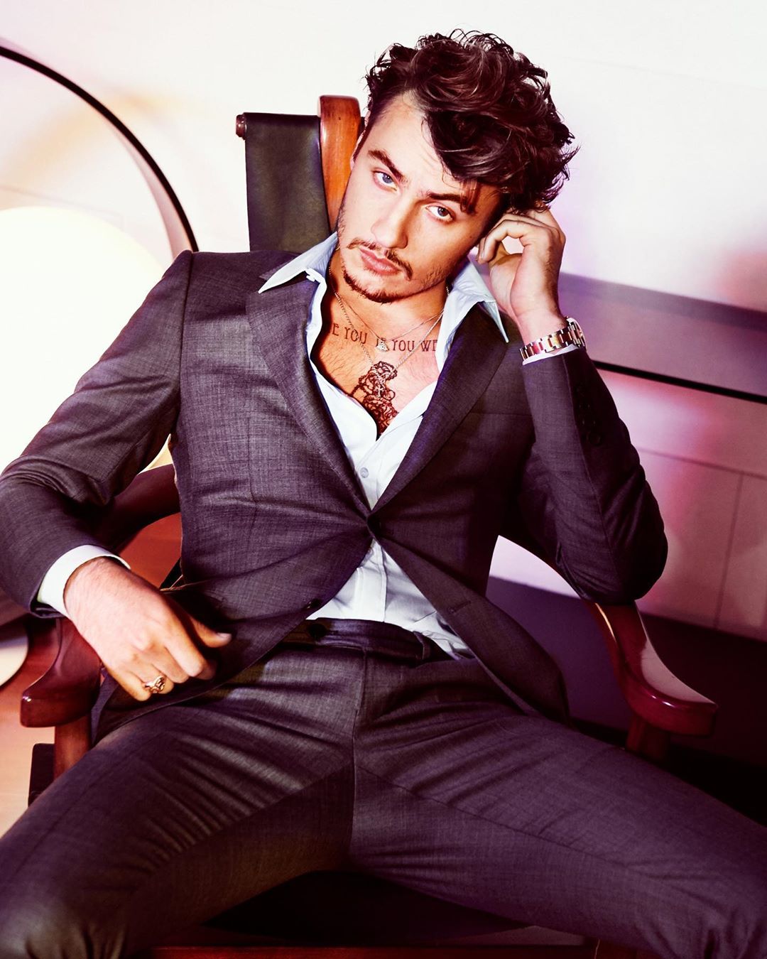 Дівчата, тримайтеся! Топ-5 синів зіркових батьків, які виросли справжніми красенями