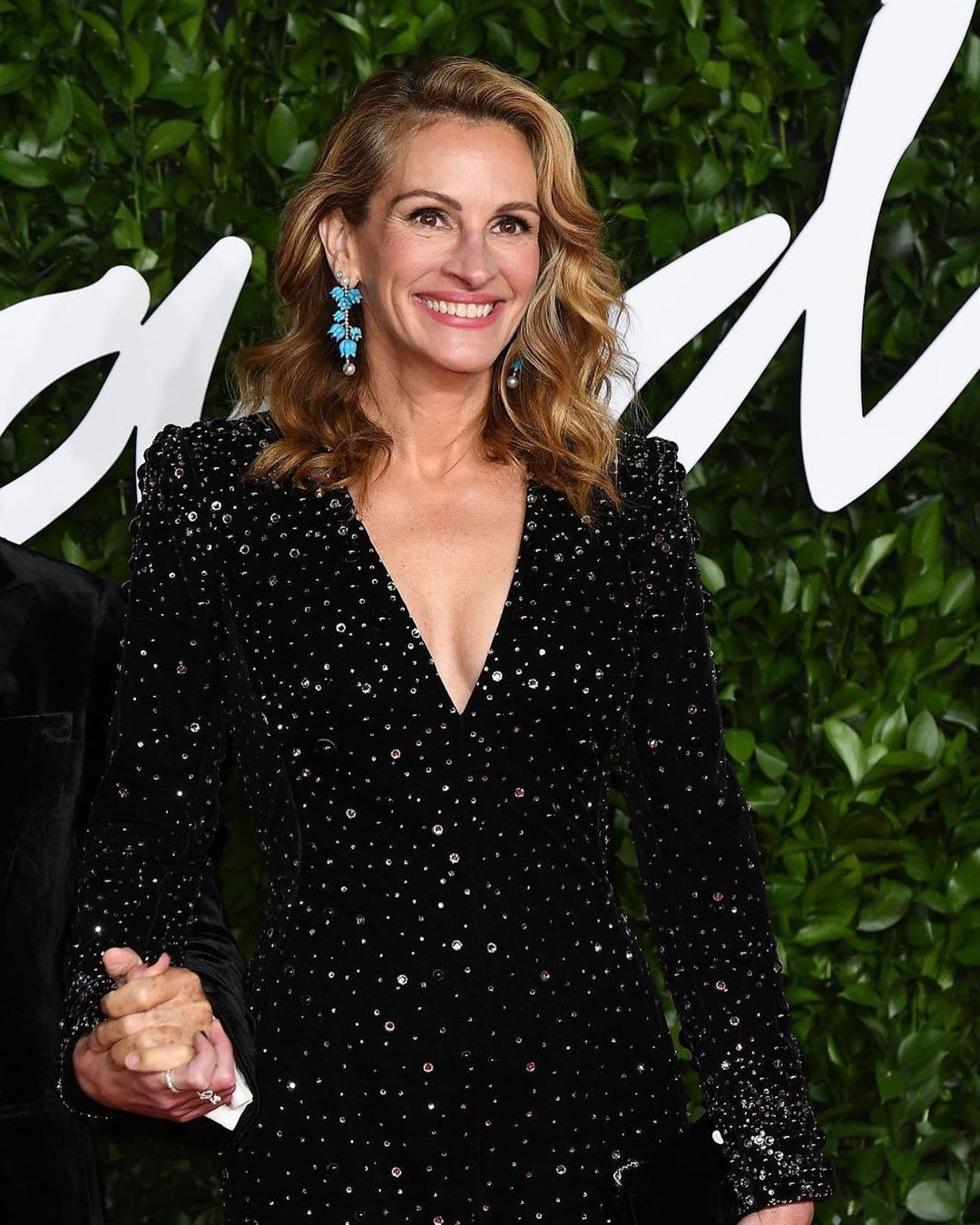 Красивая и счастливая: 52-летняя Джулия Робертс блистает на обложке французского Elle