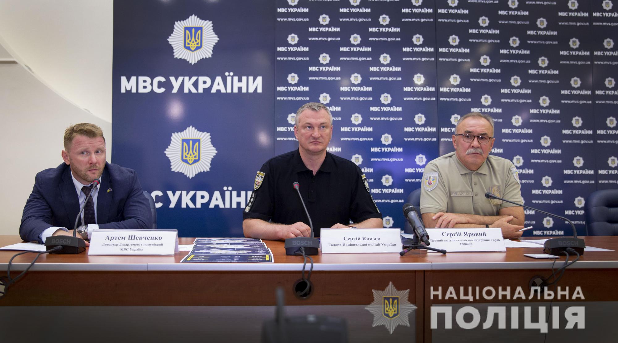 Пирожки по 5 копеек и гастролеры с битами: как прошли выборы в Раду 2019