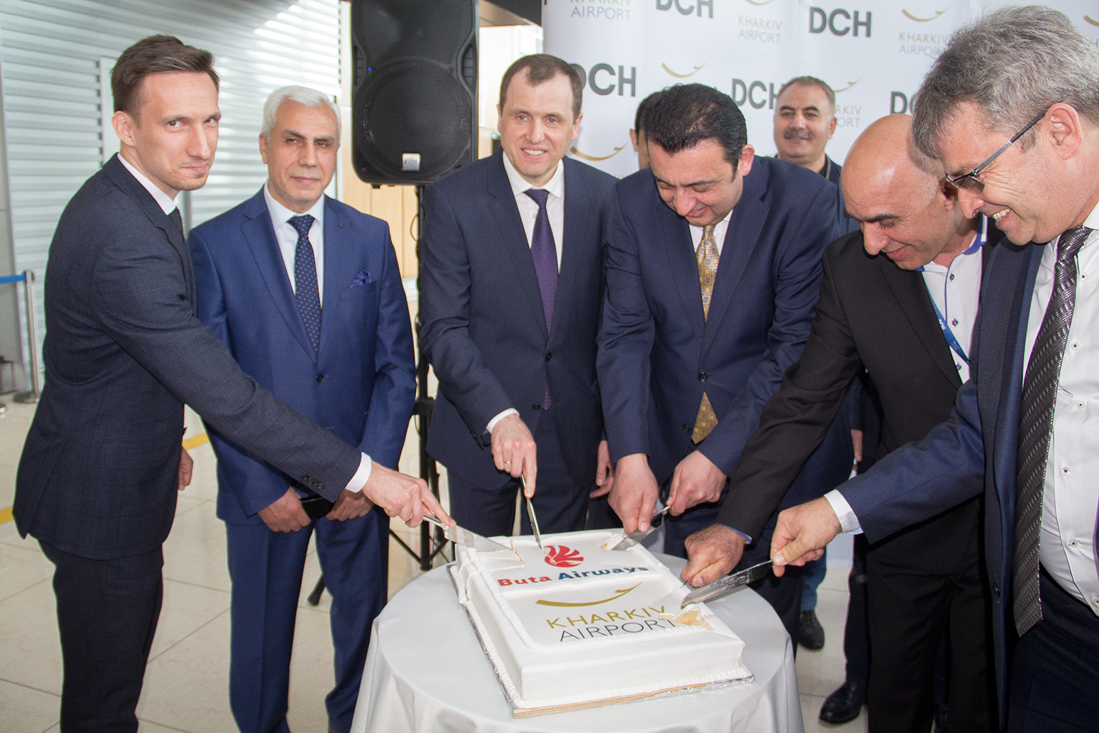 У Ярославського розповіли про перший авіарейс Баку-Харків