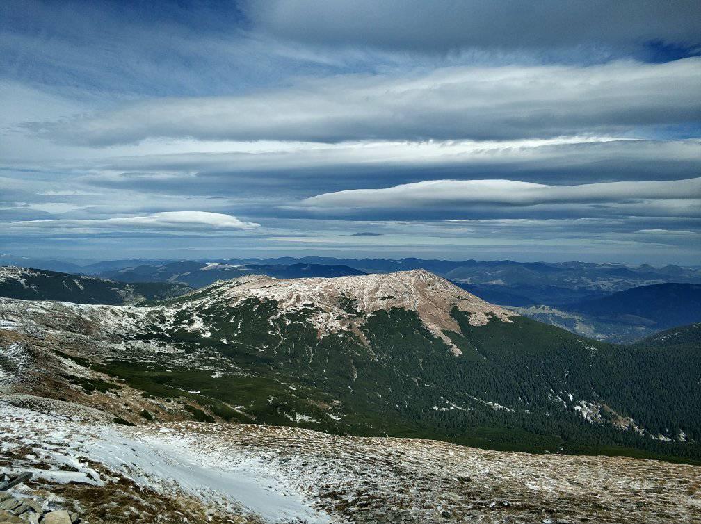 В Карпати прийшла зима: приголомшливі фото вершин