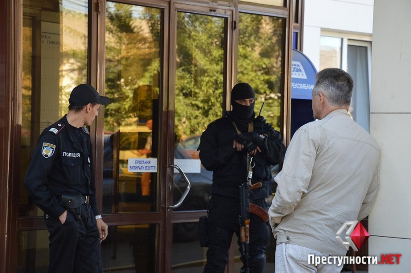 в Николаевском морпорту проходят обыски